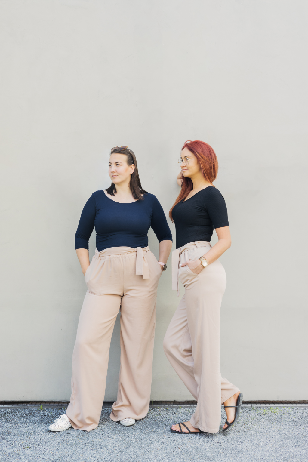 Elegantní outfit vysoké ženy s kalhotami TALLYOU